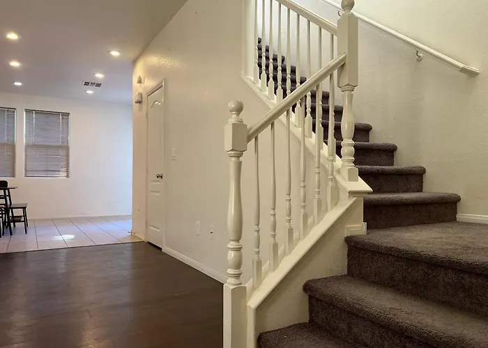 Extended Stay 3 Or 4 Beds Cozy Smart Home Living Las Vegas