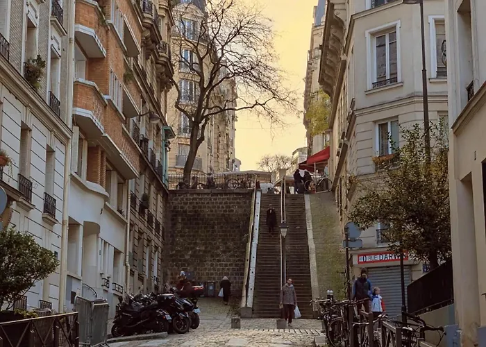 Ferienwohnung Cozy Nest - Montmartre Caulaincourt Paris