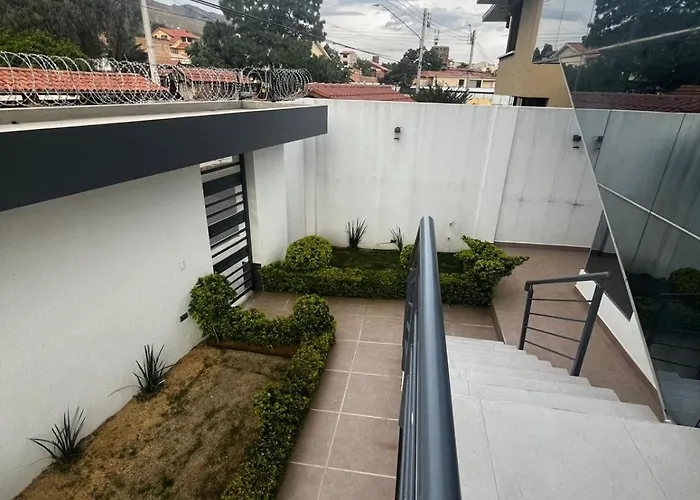 El Hogar - Sucursal Circunvalacion Con Garaje Cochabamba