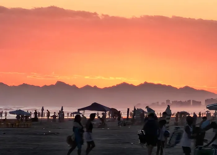 Kitnet Linda A 250M Da Praia Em Praia Grandesp