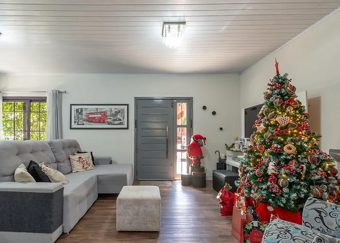 Casa A 900M Da Rua Coberta, Unica E Espacosa Gramado