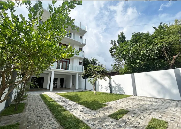O2 Luxe Living - Private Apartments Weligama