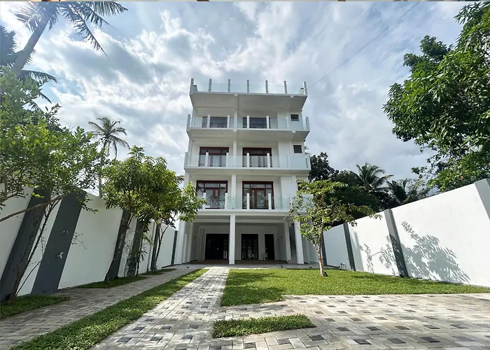 O2 Luxe Living - Private Apartments Weligama