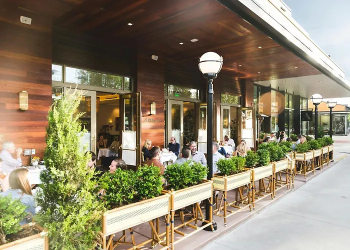 Moxy Denver Cherry Creek