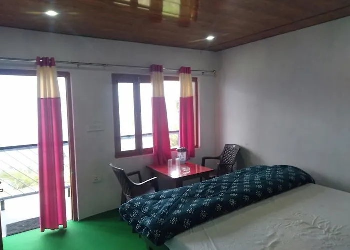 Nanda Devi Stays Joshīmath