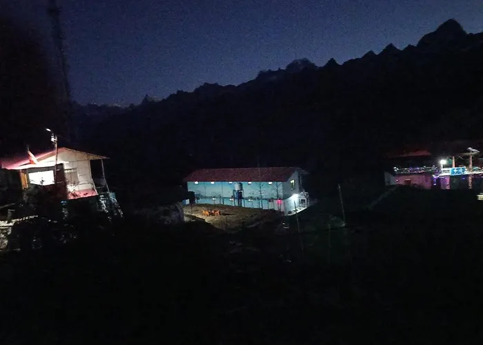 Nanda Devi Stays Joshīmath