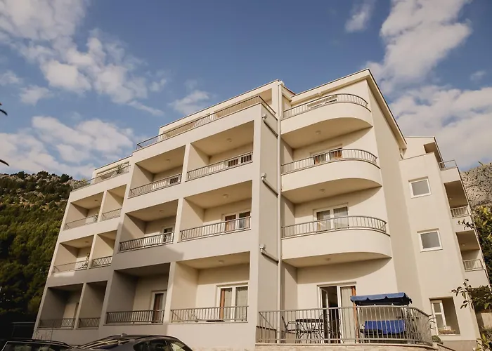 Apartments Maslina Drvenik 
