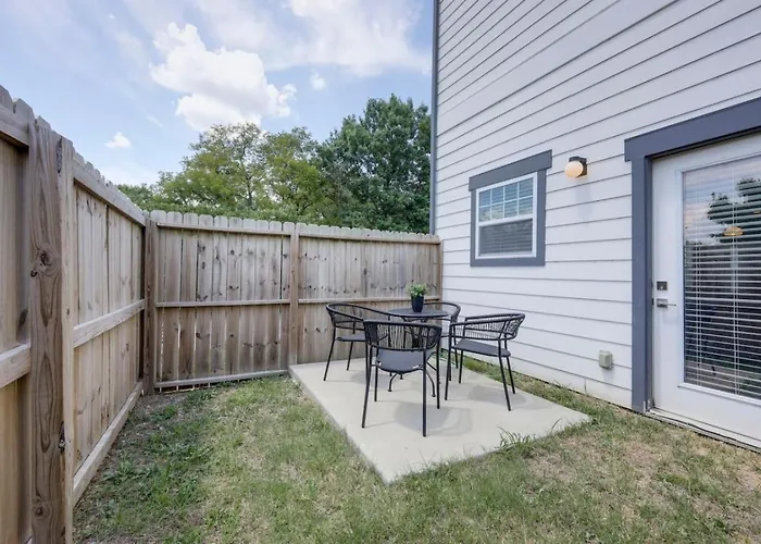 Ten Minutes To Broadway Luxurious Gated Townhome Nashville