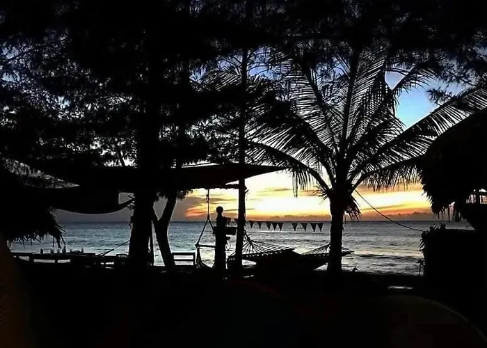 Hostel Surf &Turf Arugam Bay