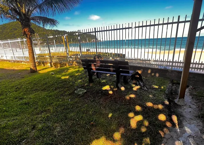 Villa Casa Em Itapema Pe Na Areia, De Frente Ao Mar