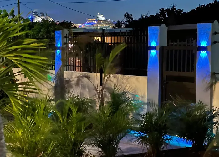 Eagle Stays Aruba-New Stunning One Bedroom Apartment Near Eagle Beach! Oranjestad