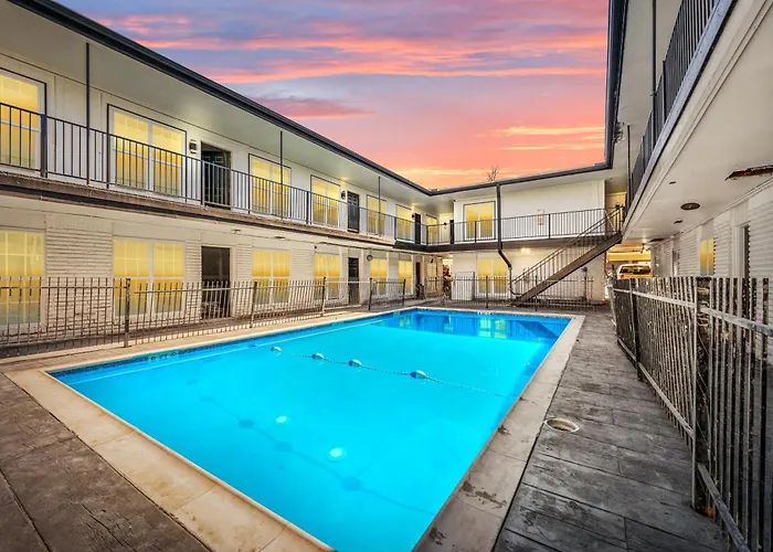 Ferienwohnung Fully Equipped 1Br With King Bed, Pool & Free Parking Houston