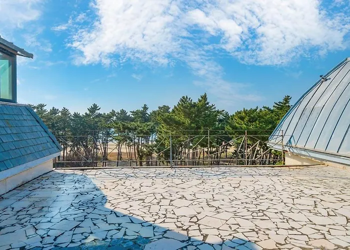 Pool Villa Linderburg Taean