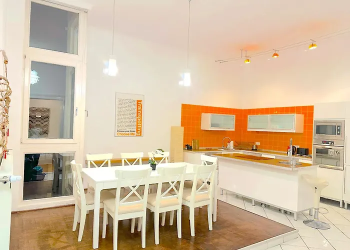 Stunning 150M2 3-Bedroom With Balcony Budapest