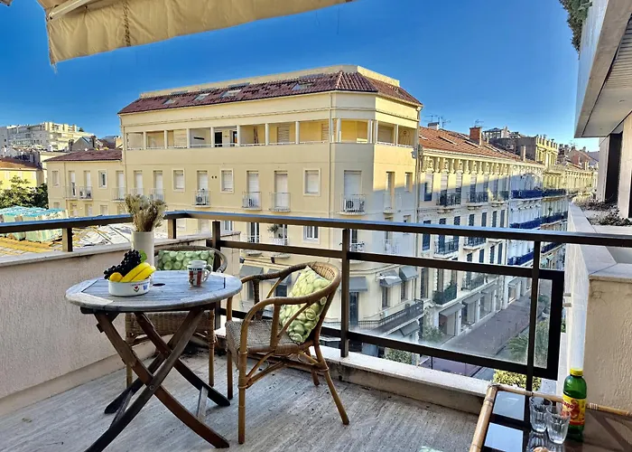 Belle Terrasse Apercu Mer Naf568 Cannes