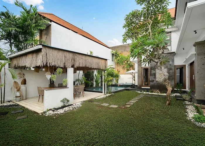 Villa Whisper Beautiful Beach Side Villa Large Garden Parking Sanur