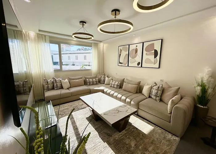 Beachside Comfort - 3 BR near Train Station Tanger