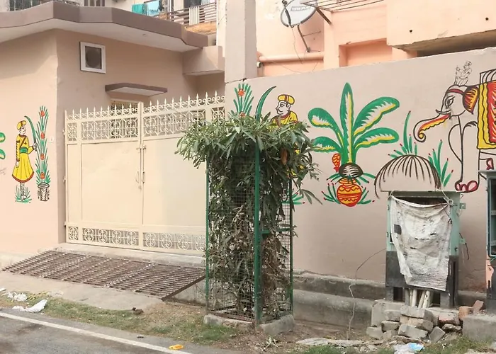 Pinkoos Elite Homestay Varanasi