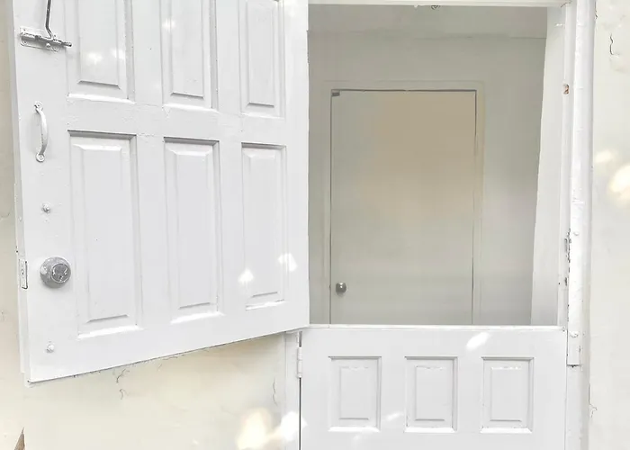 Top Central Location, Private Apartment, In The City Willemstad