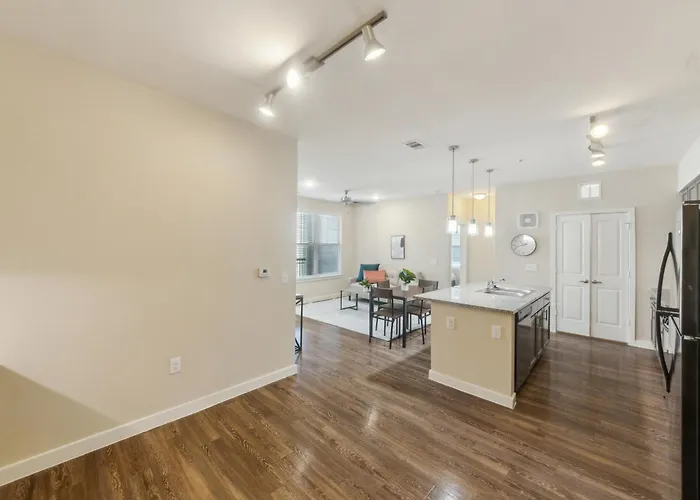 Cullen 3211 I New Construction 2Bd Apt I Gated Houston