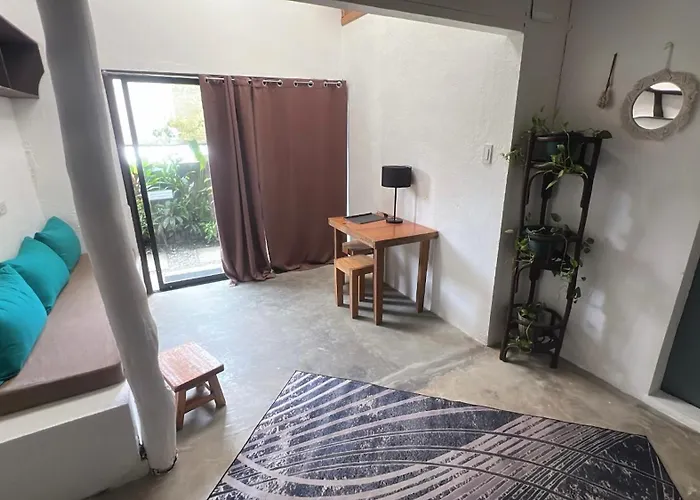 Yay Lodge Siargao, 2Br, Fast Wifi, Ac & Fan General Luna 