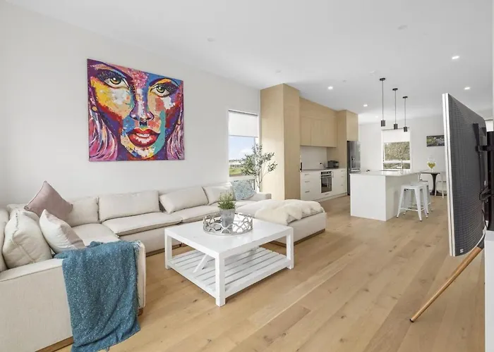 Stunning Executive Family Home! Paraparaumu