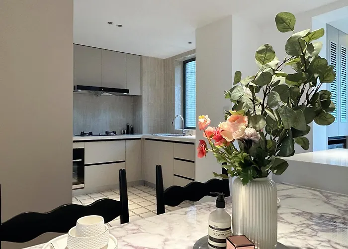 Eastern Hub - Bund Branch Superior 3bedroom Near TianZiFang&XinTianDi, Near Subway Shanghai