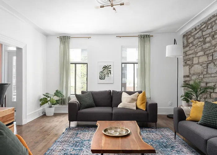 Ferienwohnung Luxurious Old Montreal Parking Patio 10 Guests