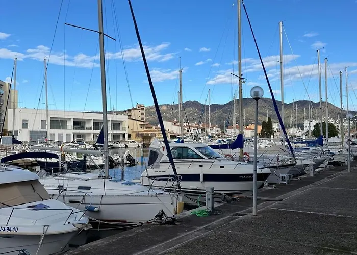 Apartamento Planta Baja Con Piscina En El Edificio Royal Marine II Roses
