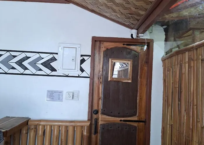 Villa Secret Door El Nido