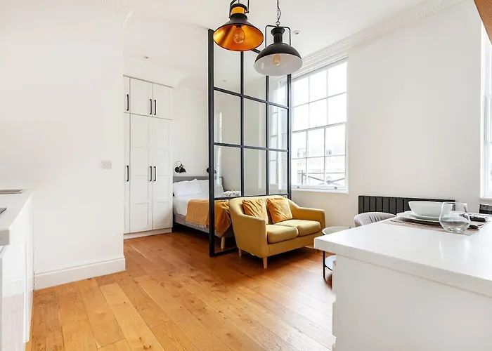 Paddington Central Studio - 17 London