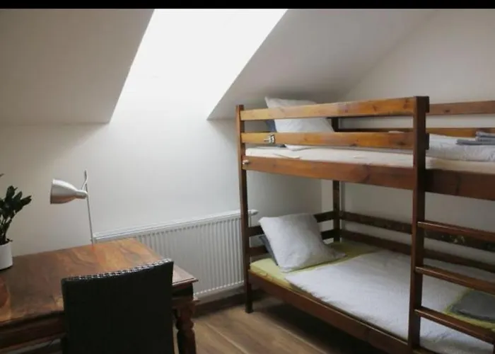 Urban, 2 Bedroom, Six Min Tram Charles Bridge Prag