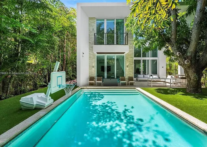 Villa Tranquil Luxe Modern Oasis With Private Pool In Miami Beach