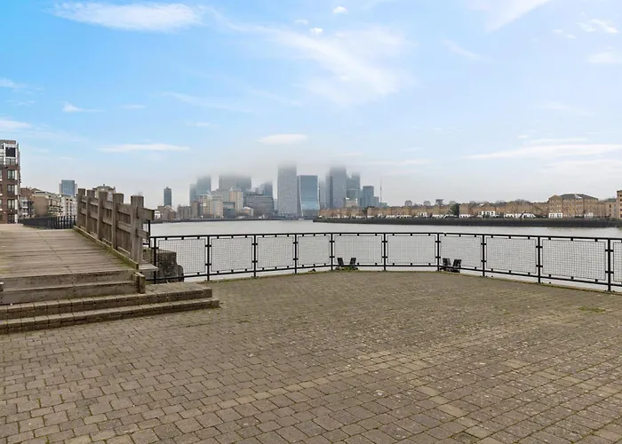 Ferienwohnung Parea Living - Quaint And Stylish Flat W Sunny Terrace London