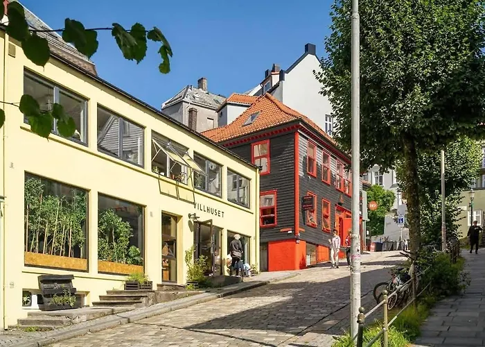 Dinbnb Apartments L 50 Meters To Bryggen L New 2023 L Sunny Backyard Bergen