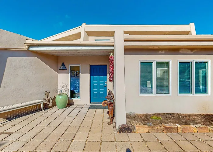 Villa Tucked Away In Santa Fe Taos Ski Valley