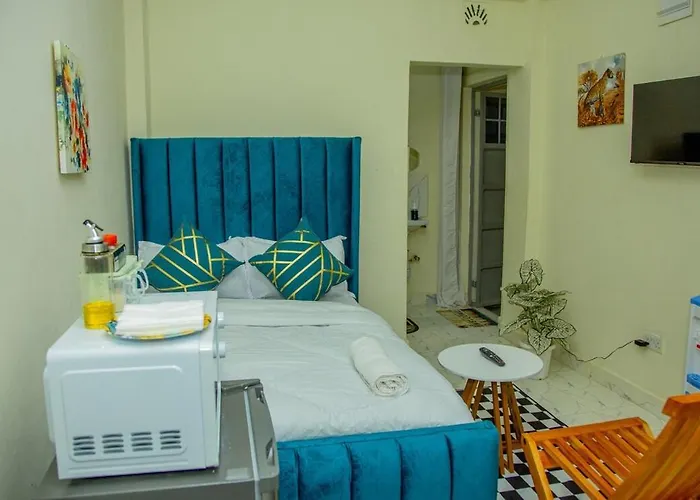 Turquoise Studio With Free Wifi And Parking Nanyuki