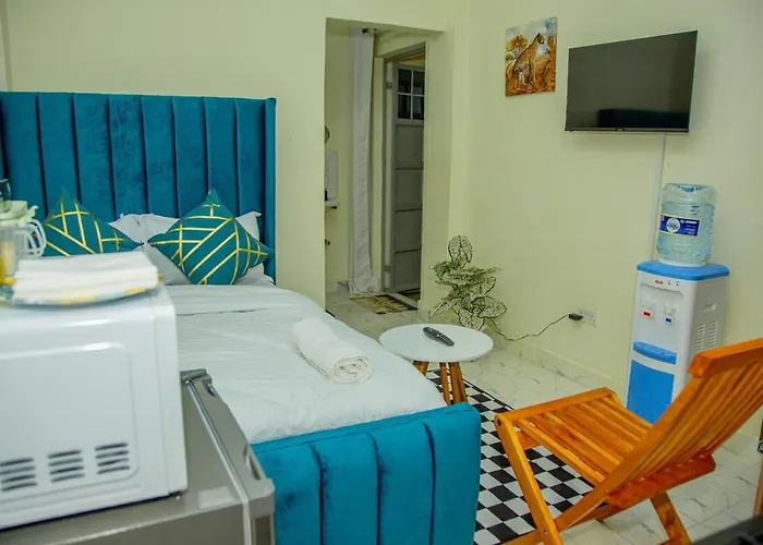 Turquoise Studio With Free Wifi And Parking Nanyuki