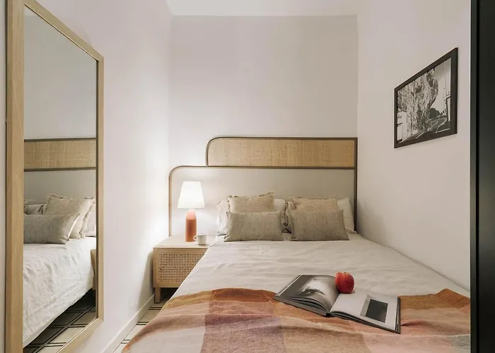 Veduto - 2 Bedrooms In Eixample Esquerra Barcelona
