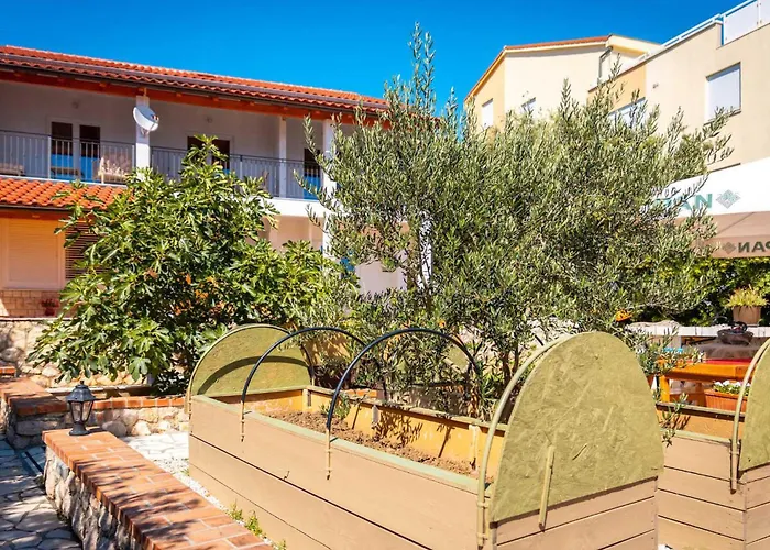 Cozy Apartment In Barbat Na Rabu