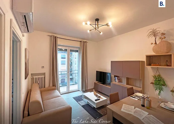 The Lake-Side Corner Apartment Como