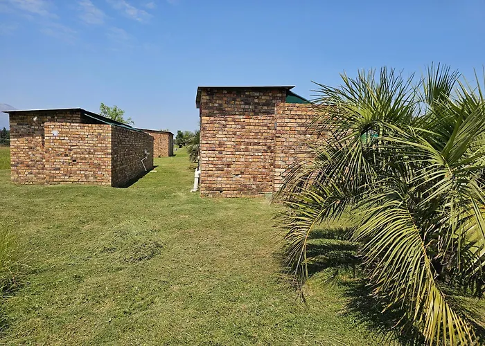 Luxury Pre-Pitched 2-4 Person Tent Tulbagh