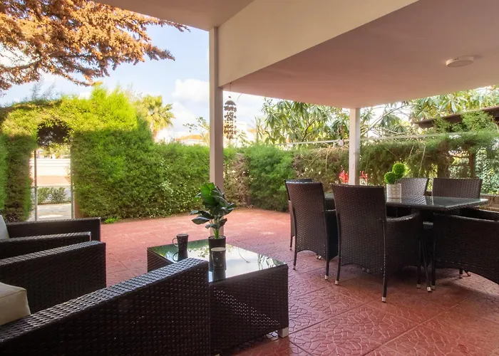 Large Veranda 2BR Walk to Beach Paralimni