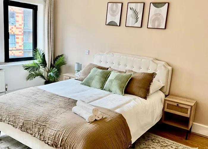 Stylish 1 Bed Apartment - Sleeps 4 & Free Parking London