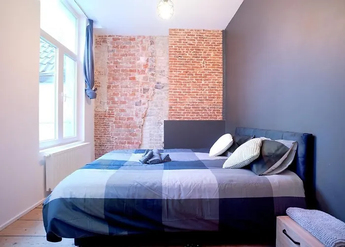 2BR Apartment AA Location Antwerpen