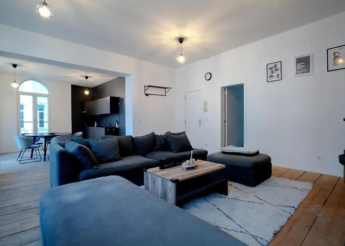 2BR Apartment AA Location Antwerpen
