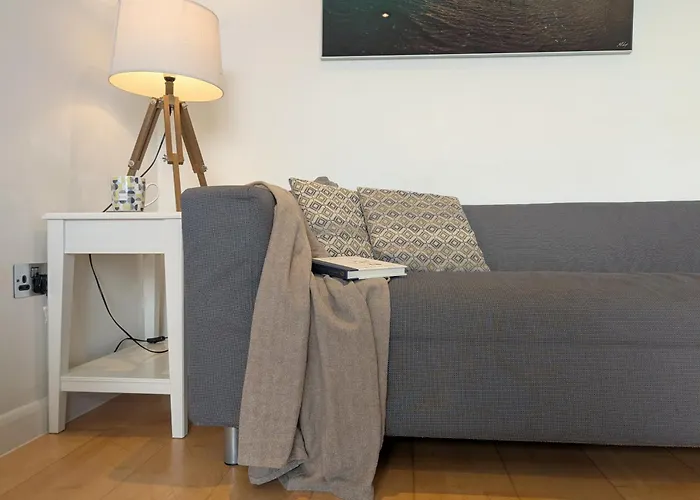 Ferienwohnung Newquay Oceanfront Town Pad With Atlantic Views