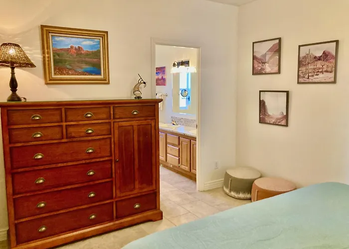 Local View Pet Friendly Boat Parking Close To Antelope Canyon & Horseshoebend Page