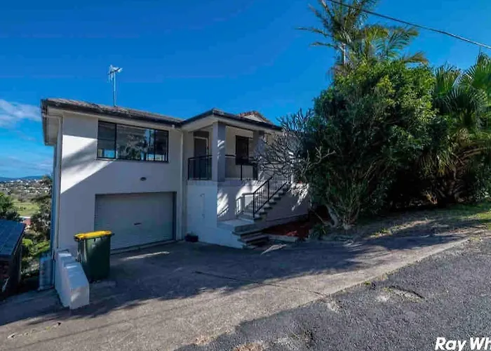 Top Floor 2 Bedroom 4 Marine Drive Forster 2428