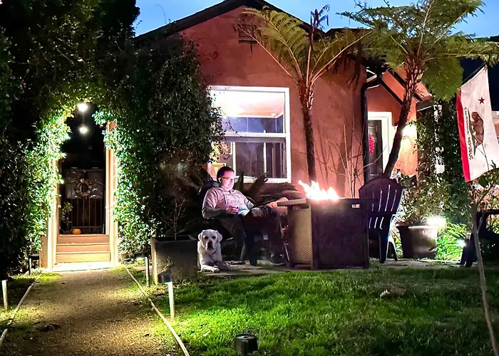 The Vine Studio City - Cal King - Private Entrance Los Angeles